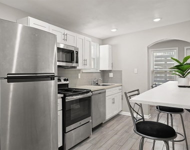 1028 Avenue K - Photo Thumbnail 1