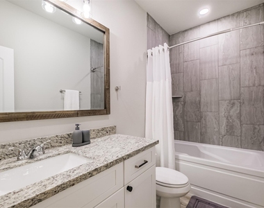 8328 Mariah Street - Photo Thumbnail 14