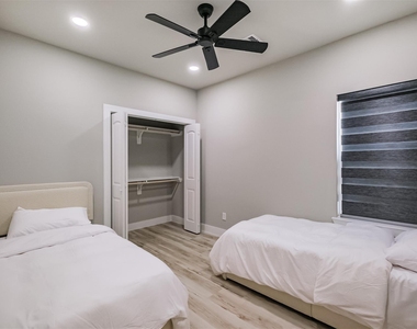 8328 Mariah Street - Photo Thumbnail 15