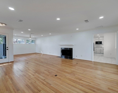 5530 Lincrest Lane - Photo Thumbnail 2