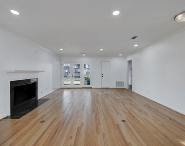 5530 Lincrest Lane - Photo Thumbnail 3