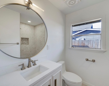 5530 Lincrest Lane - Photo Thumbnail 10