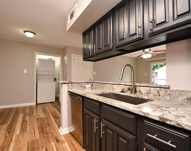 12955 Woodforest Boulevard - Photo Thumbnail 5