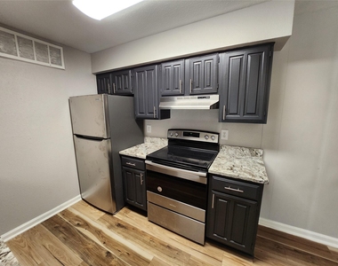 12955 Woodforest Boulevard - Photo Thumbnail 6