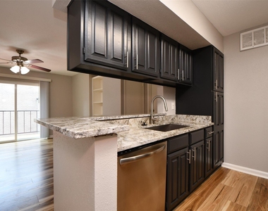 12955 Woodforest Boulevard - Photo Thumbnail 4
