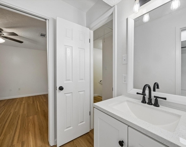 1600 Hazelwood Street - Photo Thumbnail 16