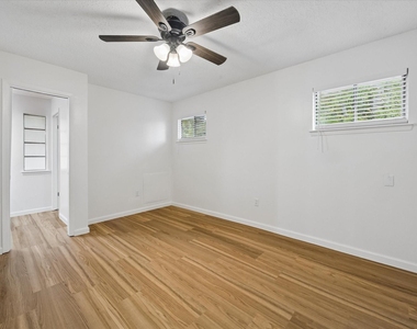 1600 Hazelwood Street - Photo Thumbnail 17