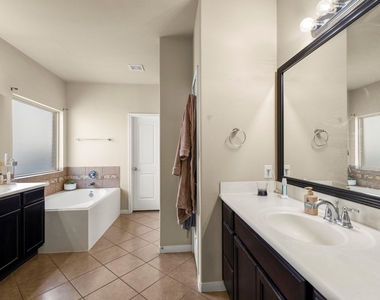 1046 Cedar Lake Court - Photo Thumbnail 20