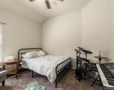 1046 Cedar Lake Court - Photo Thumbnail 22