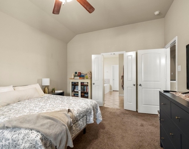 1046 Cedar Lake Court - Photo Thumbnail 18
