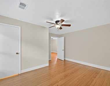 5122 Larkin Street - Photo Thumbnail 15