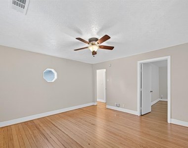 5122 Larkin Street - Photo Thumbnail 6