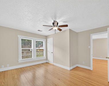 5122 Larkin Street - Photo Thumbnail 14