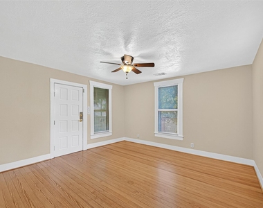 5122 Larkin Street - Photo Thumbnail 4