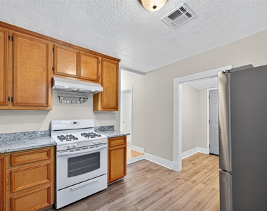 5122 Larkin Street - Photo Thumbnail 11