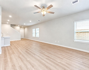 4011 Windy Whisper Drive - Photo Thumbnail 15