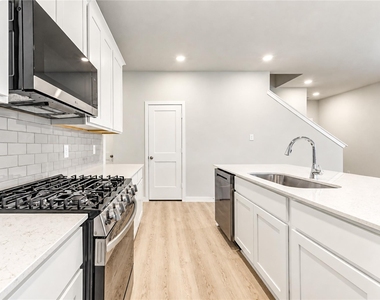4011 Windy Whisper Drive - Photo Thumbnail 9