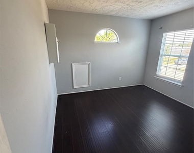 7618 Childersburg Court - Photo Thumbnail 12