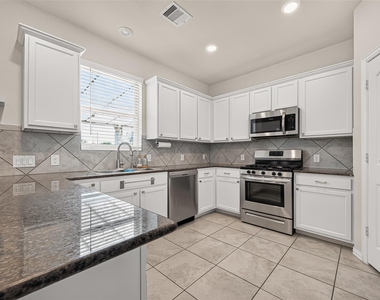 20223 Highfield Park Drive - Photo Thumbnail 12