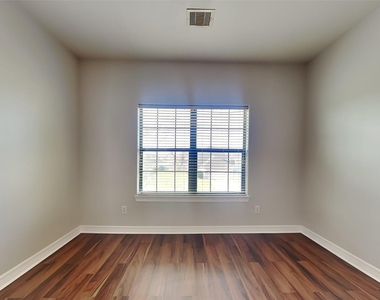 4202 Alvin Street - Photo Thumbnail 4