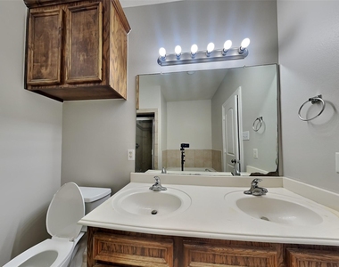 4202 Alvin Street - Photo Thumbnail 6
