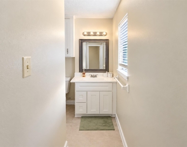 2114 S Yorktown Court S - Photo Thumbnail 10