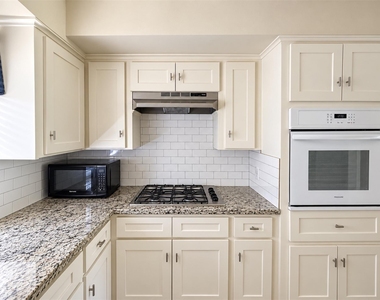 2114 S Yorktown Court S - Photo Thumbnail 6