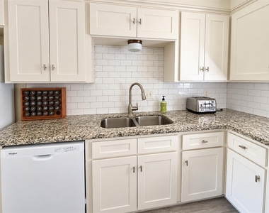 2114 S Yorktown Court S - Photo Thumbnail 5