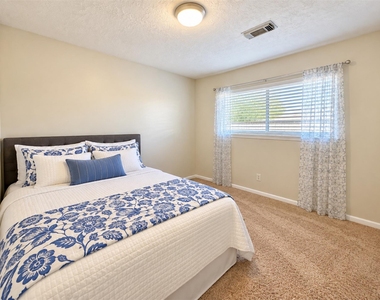 2114 S Yorktown Court S - Photo Thumbnail 13