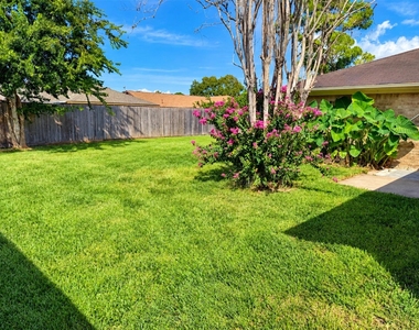 2114 S Yorktown Court S - Photo Thumbnail 18