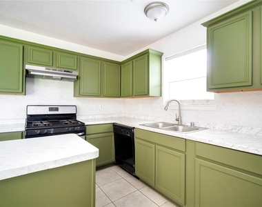 22810 W Waterlake Drive - Photo Thumbnail 12