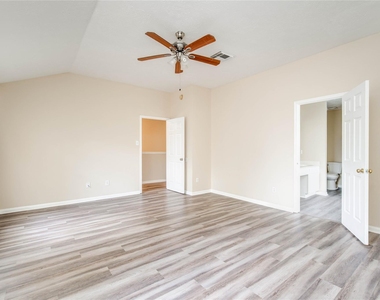 22810 W Waterlake Drive - Photo Thumbnail 21