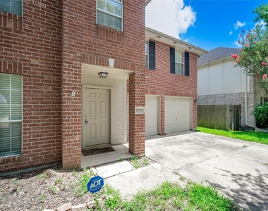 22810 W Waterlake Drive - Photo Thumbnail 3