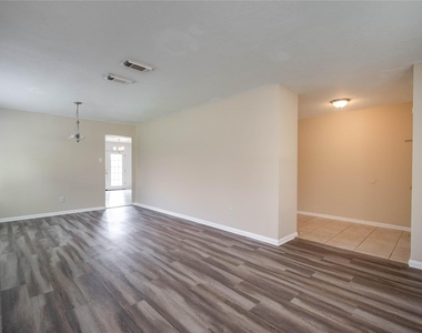 22810 W Waterlake Drive - Photo Thumbnail 5