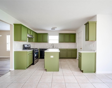 22810 W Waterlake Drive - Photo Thumbnail 14