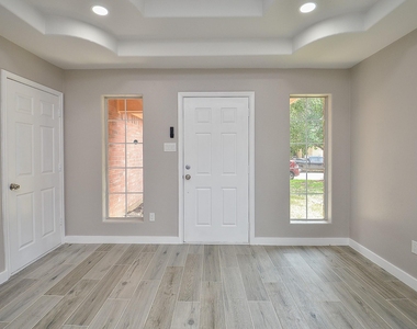 18910 Reynolds Park Drive - Photo Thumbnail 3