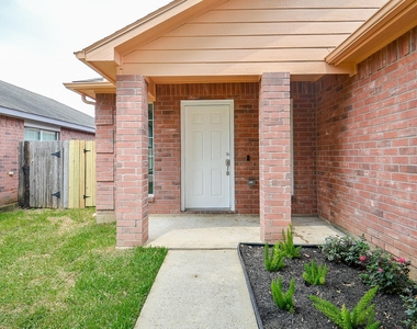 18910 Reynolds Park Drive - Photo Thumbnail 2