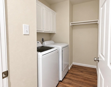 2018 Garden Terrace Drive - Photo Thumbnail 12