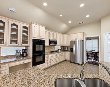 2018 Garden Terrace Drive - Photo Thumbnail 4