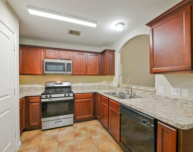 14902 Aberdeen Meadow Lane - Photo Thumbnail 4