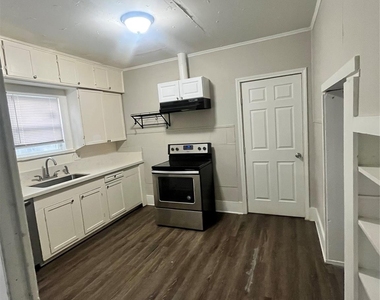 1401 Edison Street - Photo Thumbnail 6