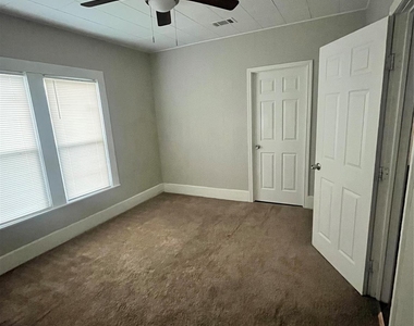 1401 Edison Street - Photo Thumbnail 3