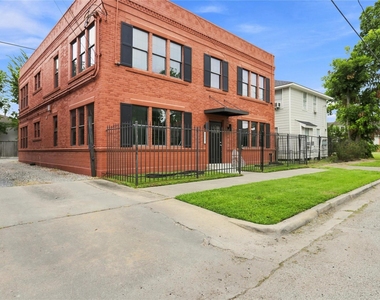 6827 Avenue C - Photo Thumbnail 9