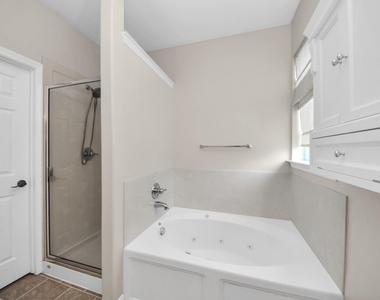 1805 Jasmine Hollow Lane - Photo Thumbnail 18