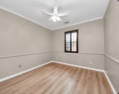 1805 Jasmine Hollow Lane - Photo Thumbnail 7