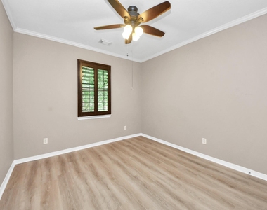 1805 Jasmine Hollow Lane - Photo Thumbnail 5
