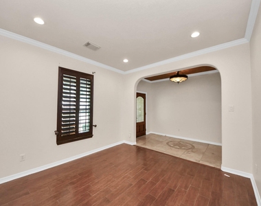 1805 Jasmine Hollow Lane - Photo Thumbnail 4
