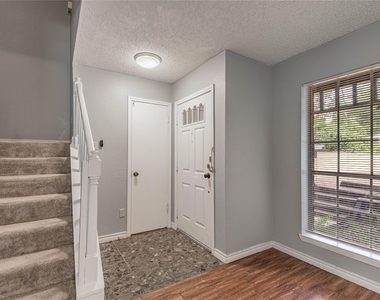 1228 Avenue O - Photo Thumbnail 4