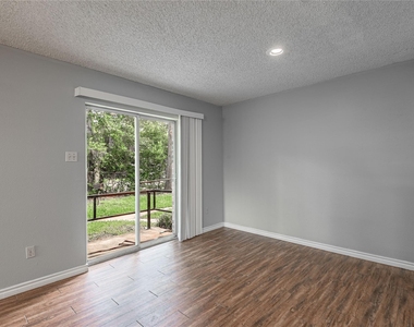 1228 Avenue O - Photo Thumbnail 8