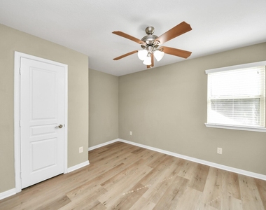 6418 Burgess Heights Lane - Photo Thumbnail 27